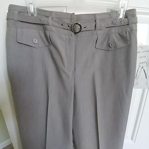 Larry Levine crop light grey pant  10 belt detail
